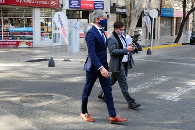 MDZol | Bento caminando por la zona de Tribunales Foto: ALF PONCE MERCADO / MDZ