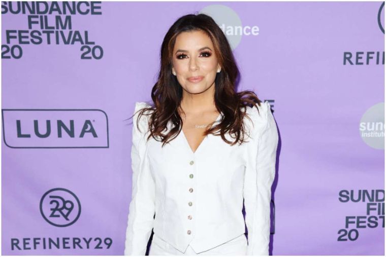 Eva Longoria nos ayuda a buscar ese blazer que todas las mujeres con baja estatura necesitan. Foto: La Opinion
