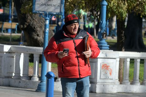 El frío se sintió con fuerza este domingo y dejó temperaturas bajo cero en varias provincias del país. El frío se sintió con fuerza este domingo y dejó temperaturas bajo cero en varias provincias del país.