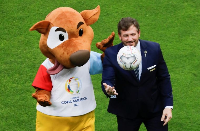 El presidente de la Conmebol, Domínguez, en Brasil. Foto: EFE