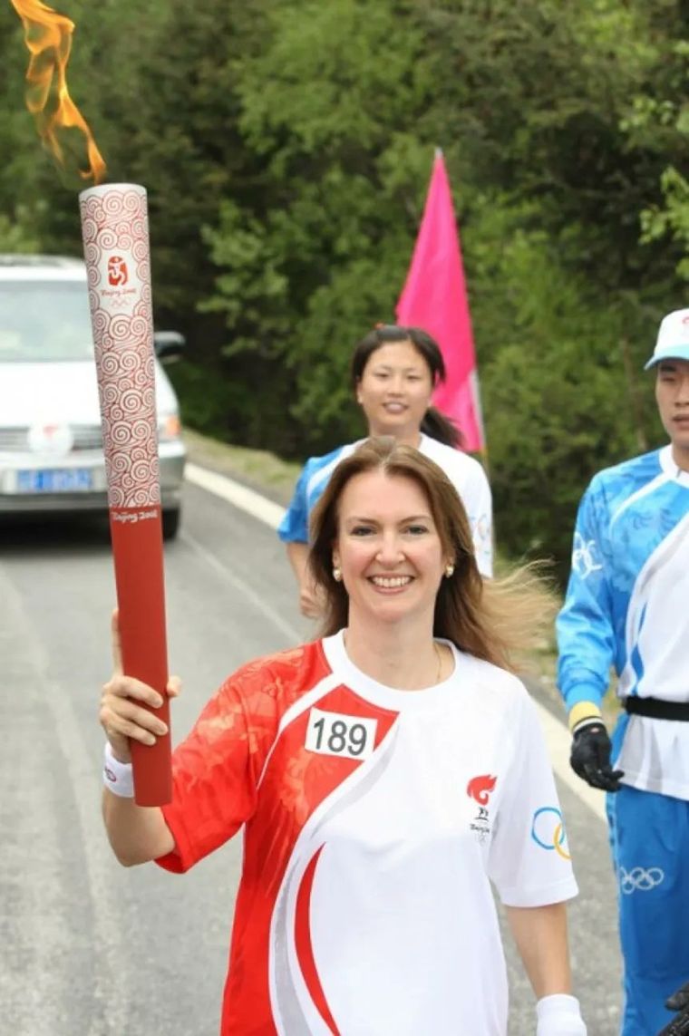 Diana Mondino con la antorcha olímpica de Beijing 2008 Foto: X