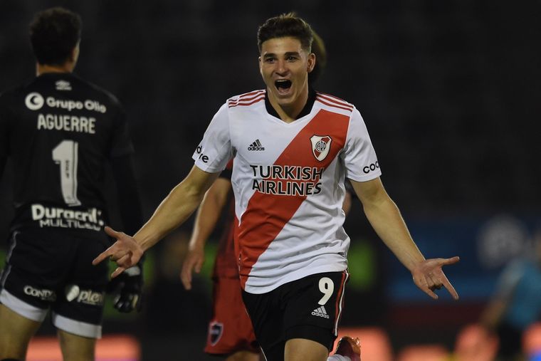 Julián Álvarez marcó dos goles y fue la gran figura del partido. Foto: @RiverPlate
