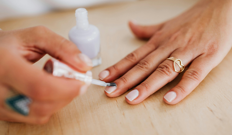 El primer paso para lucir uñas hermosas es priorizar su salud.&nbsp;