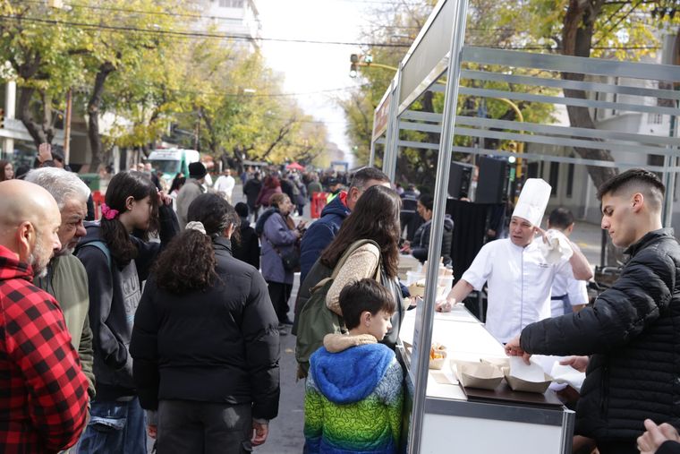 Varios restoranes ofrecen sus propuestas gastronómicas. Varios restoranes ofrecen sus propuestas gastronómicas.