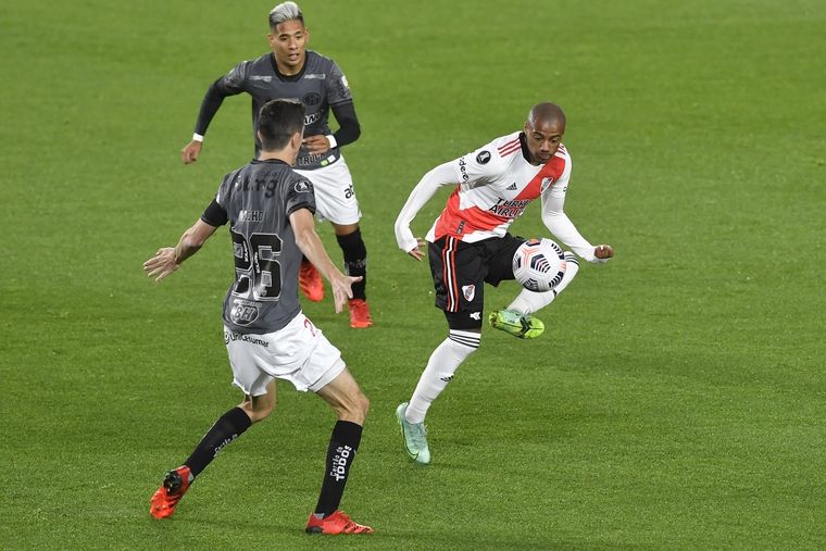 Nacho Fernández fue expulsado en la ida y Mineiro apeló la sanción Foto: Télam