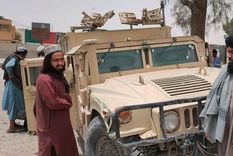 El Talibán se está acercando a ciudades afganas ante la retirada de las tropas estadounidenses Foto: EPA Foto: Un vehículo Humwee en las calles de Kabul.