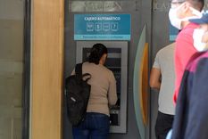 El cajero es el lugar en que más inseguros se sienten los mendocinos. Foto: ALF PONCE / MDZ