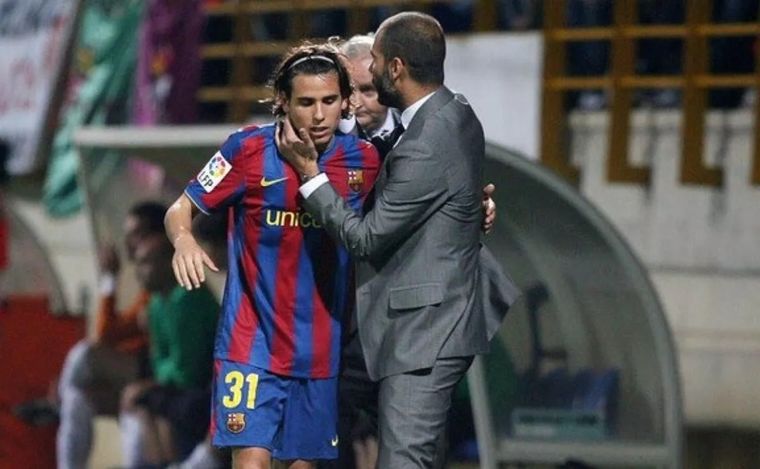 Gai Assulin es saludado con Guardiola. Foto: Red Gol