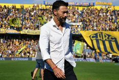 Kily González fue insultado por la hinchada de Central tras la derrota contra Newells.