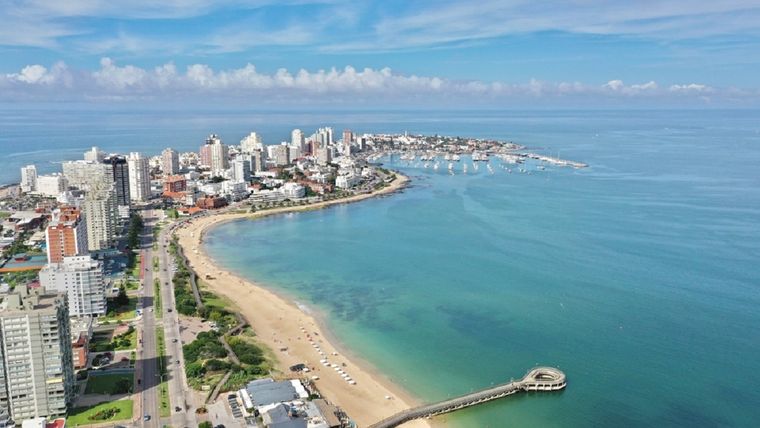 En los principales destinos de Uruguay, como Punta del Este, no hay quejas por la falta de turistas. La mayoría son argentinos Foto: Shutterstock