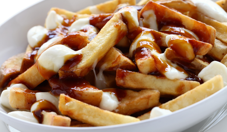 Sorprende a tu paladar con poutine casera Foto: Shutterstock