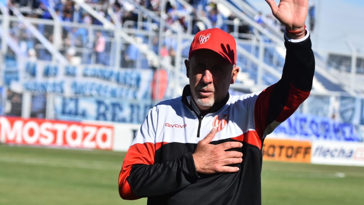 Ovación y homenaje para el Gato Oldrá en su regreso al Feliciano Gambarte