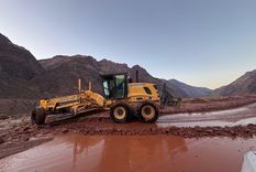 Las tareas para remover el alud en la ruta 7 Foto: Gendarmería Nacional Las tareas para remover el alud en la ruta 7 Foto: Gendarmería Nacional