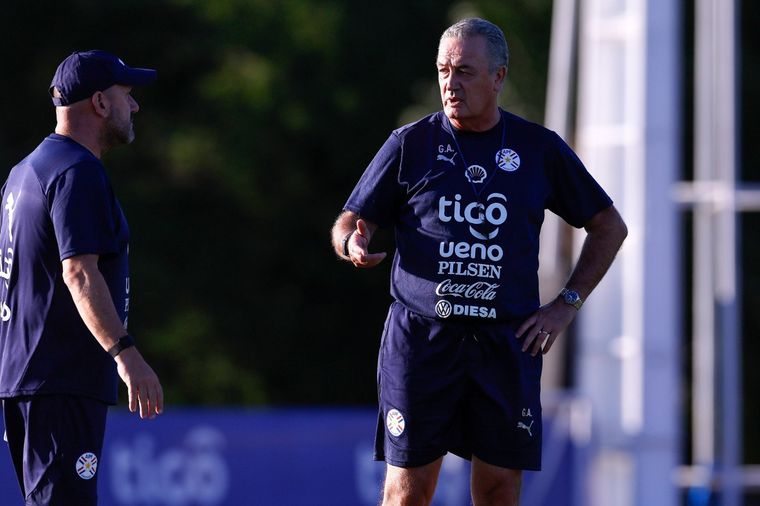 Gustavo Alfaro sumó una preocupación por la lesión de Álex Arce. Gustavo Alfaro sumó una preocupación por la lesión de Álex Arce. 