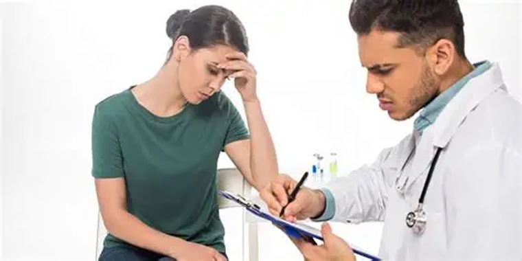 El HPV se transmite principalmente a través del contacto sexual, ya sea vaginal, anal u oral. El HPV se transmite principalmente a través del contacto sexual, ya sea vaginal, anal u oral.