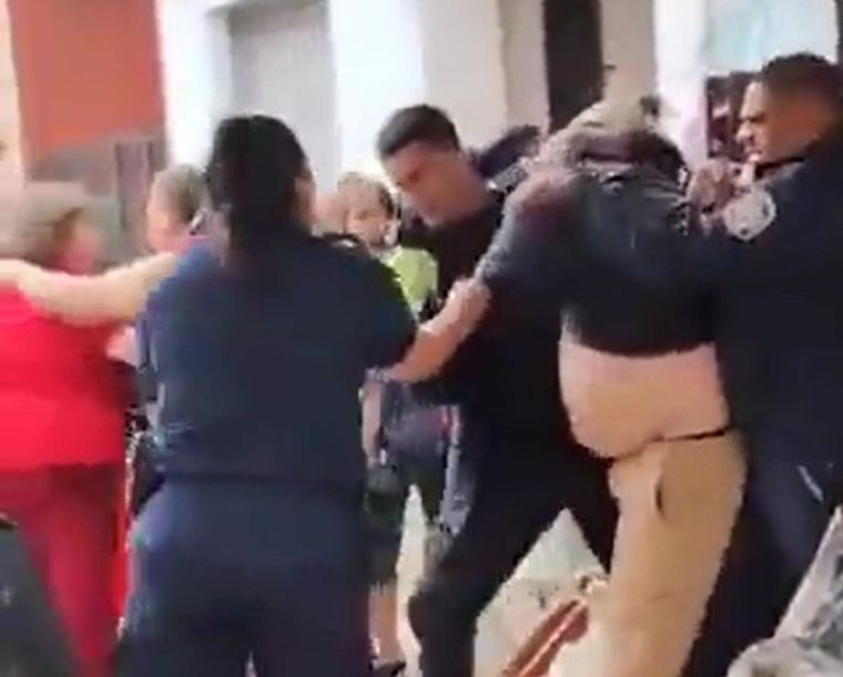 El delincuente detenido tiene 32 años. Foto: Captura de video