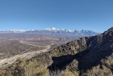 Ideal para disfrutar en verano: desde el cerro se puede observar el Cordón del Plata. Foto: Turismo Luján de Cuyo Ideal para disfrutar en verano: desde el cerro se puede observar el Cordón del Plata. Foto: Turismo Luján de Cuyo