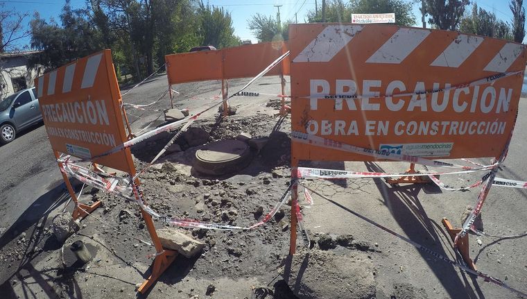 Hay alarma por la contaminación que generan los efluentes cloacales vertidos en el canal Pescara. Hay alarma por la contaminación que generan los efluentes cloacales vertidos en el canal Pescara.