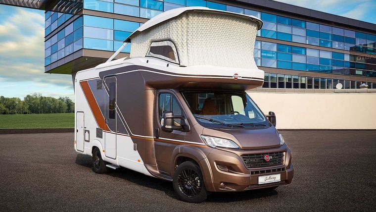 Este motorhome permite dormir cómodo en las alturas Foto: Bürstner Lyseo Gallery