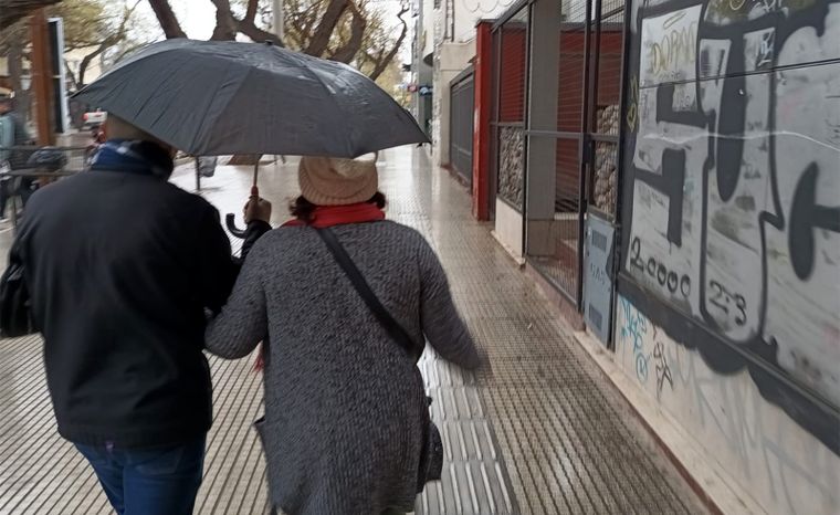 Para mañana, domingo, jornada en la que se celebrarán las elecciones nacionales, el SMN prevé tormentas fuertes a la madrugada Foto: Walter Moreno / MDZ Moto G72