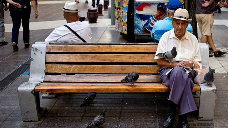 jubilado Ante la pandemia de coronavirus se han aplicado nuevas medidas. Imagen ilustrativa.