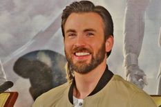 Foto: https://www.koimoi.com/hollywood-news/chris-evans-the-sexiest-man-alive-of-2022-is-ready-to-marry-soon-settle-down-ive-settled-into-a-nicer-phase/