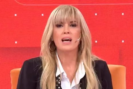 Viviana Canosa, rebotada por un seguidor de Cristina Fernández de Kirchner. Foto: captura de video El Trece. Viviana Canosa, rebotada por un seguidor de Cristina Fernández de Kirchner. Foto: captura de video El Trece.