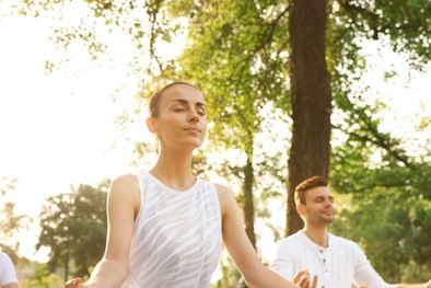 MDZol | El yoga es mucho más que una práctica física; es una filosofía de vida. Foto: Shutterstock