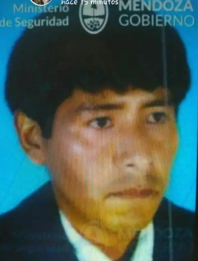 Fugitivo El hombre intentó abusar sexualmente de una joven y la apuñaló repetidamente.