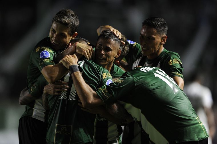 Banfield logró un triunfazo ante su gente. Foto: Télam