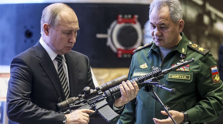 Putin y Rusia padecen más sanciones europeas. Foto: ElMundo.