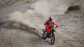 El piloto de KTM logró una victoria contundente y se colocó al frente de la general. El piloto de KTM logró una victoria contundente y se colocó al frente de la general.