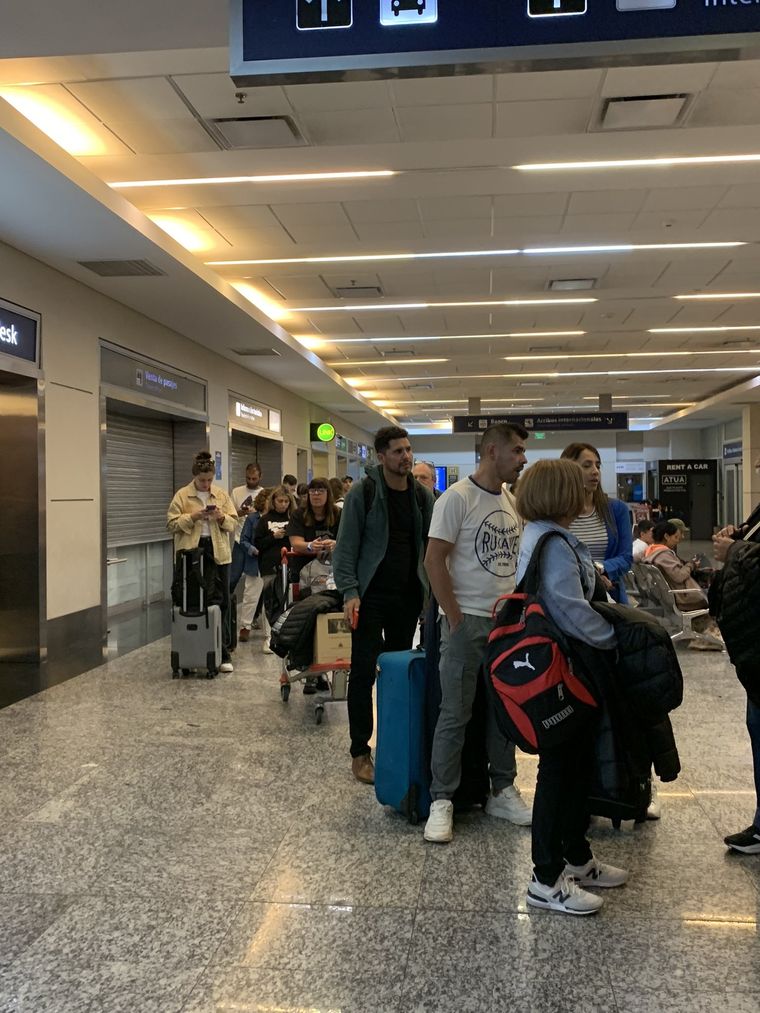 Medida de fuerza El paro ya afecta a varios aeropuertos del país Foto: Mailén Sánchez (Twitter)