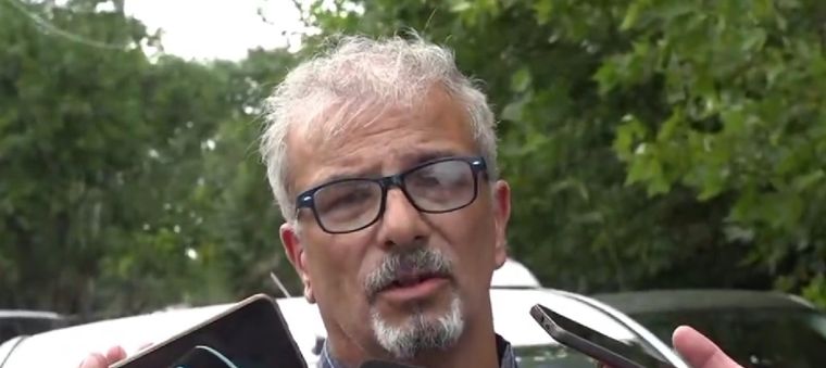Los padres de la joven expresaron su dolor ante las cámaras. Foto: Captura de video