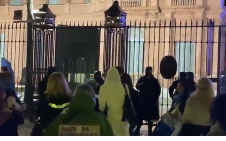 Así fue la protesta de los libertarios frente a Casa Rosada. Foto: Captura de pantalla