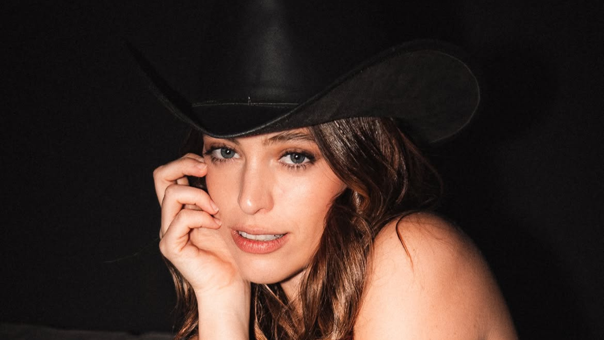 Clari Ceschín presentó su primer álbum con un show íntimo en Buenos Aires y contó cómo fue el proceso