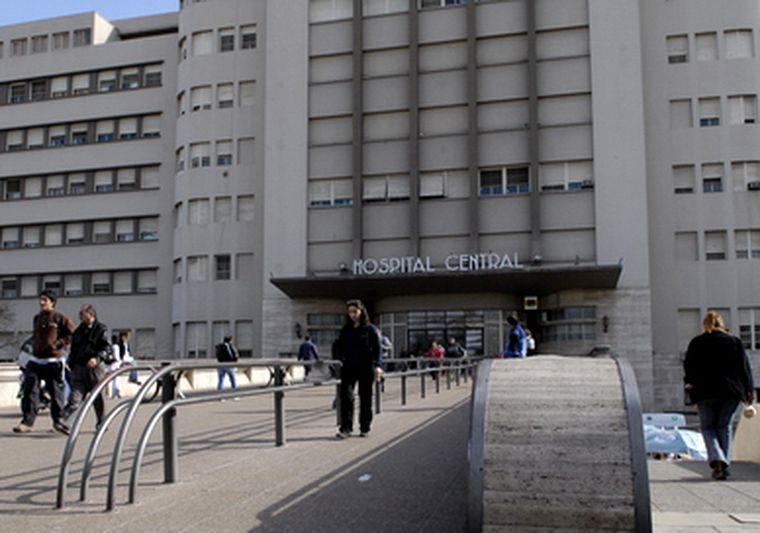 Los trabajadores del hospital reclaman que no se les paga el ítem de productividad. Foto: Gonzalo Bravo / Mdz