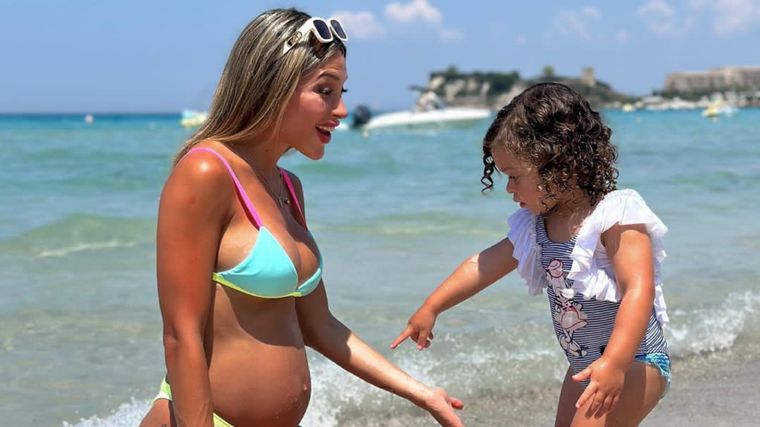 Agustina Gandolfo y Nina Relación entre madre e hija. Foto: @agus.gandolfo