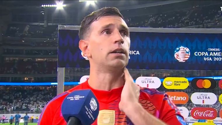 Dibu Martínez, clave para la clasificación argentina. Foto: Captura