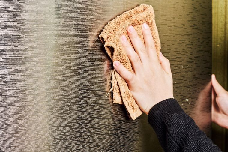 LIMPIAR EL ACERO INOXIDABLE REQUIERE DE ALGUNOS CUIDADOS ESPECÍFICOS PARA NO DAÑARSE Foto: SHUTTERSTOCK