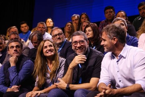 Dirigentes del peronismo no K reunidos en Parque Norte. Dirigentes del peronismo no K reunidos en Parque Norte.