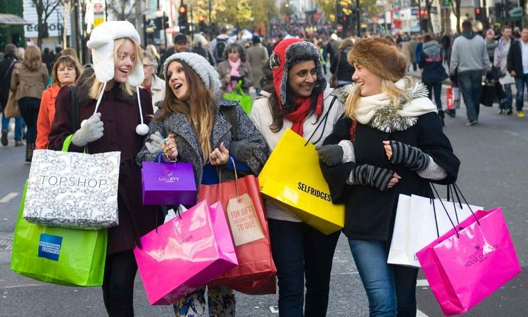Consumidores. (Foto: Forbes Mx).