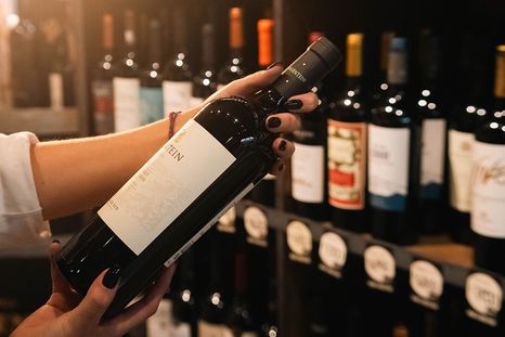 En los últimos siete meses la venta de vinos se contrajo 2,5%. Foto: Santiago Tagua/MDZ