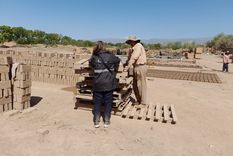 AFIP detectó 21 trabajadores en situación irregular en una fábrica de ladrillos. Foto: AFIP