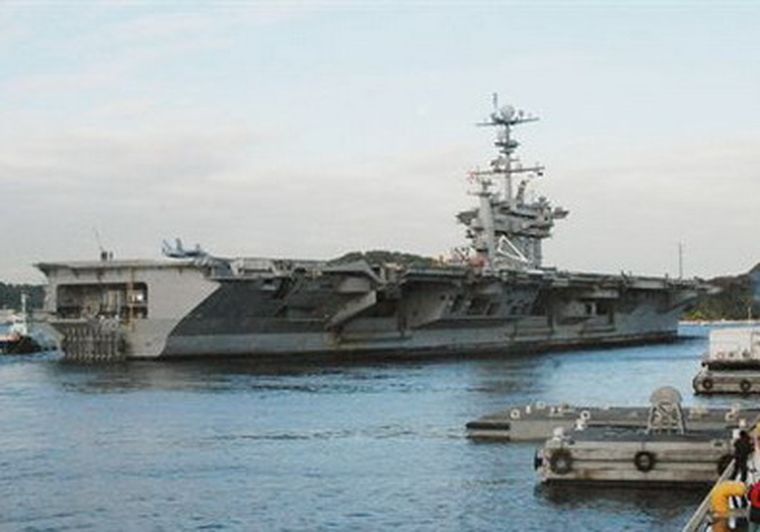 Portaaviones desplegado en la zona de conflcito.