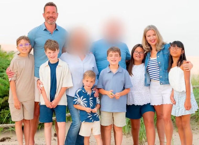 La mujer había regresado de un viaje con dos de sus hijas antes de la tragedia,