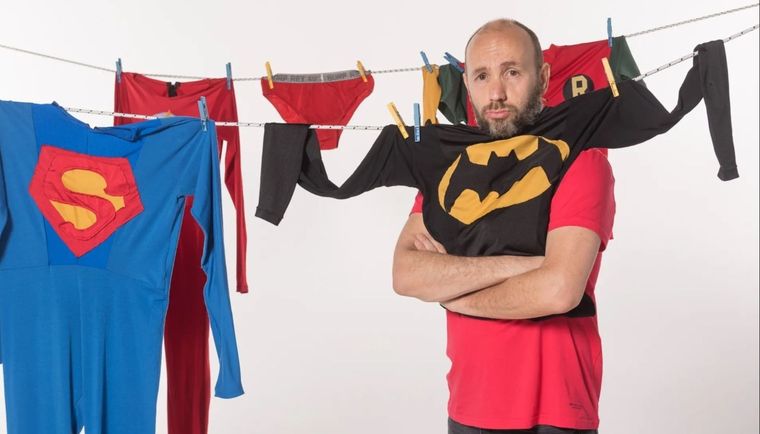 Rodrigo Casavalle vuelve al Teatro Mendoza con Monólogos heroicos