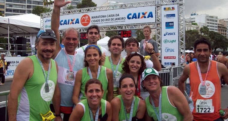 El equipo completo: Carlos Zamorano, Pablo Aragón, Marcelo Scaramella, Luis Gervilla, Claudio y Mariana Giallorenzo, Fernanda Moreno, Román Maldonado, Marisel Abdala, Eugenia Godoy y Rubén Slipak. Foto: Gentileza