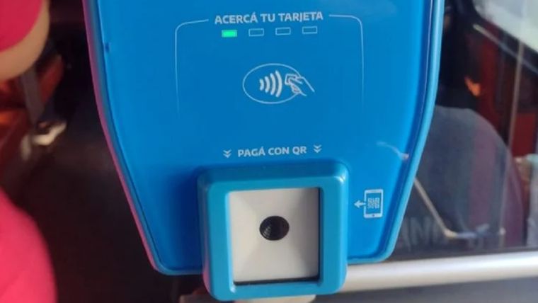 El pago con QR es cómodo, rápido y apunta a modernizar el transporte público. Foto: X