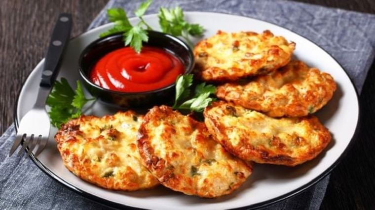 Deleita a tu familia con estas tortillas de calabacines y mozzarella Foto: Shutterstock